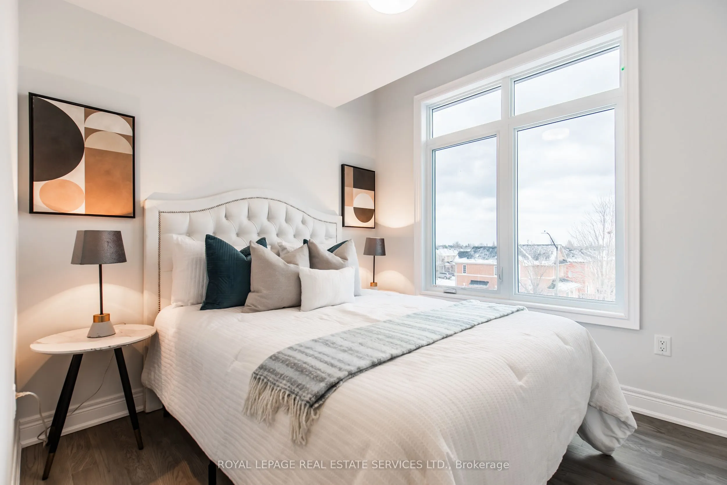 2733 Westoak Trails Boulevard