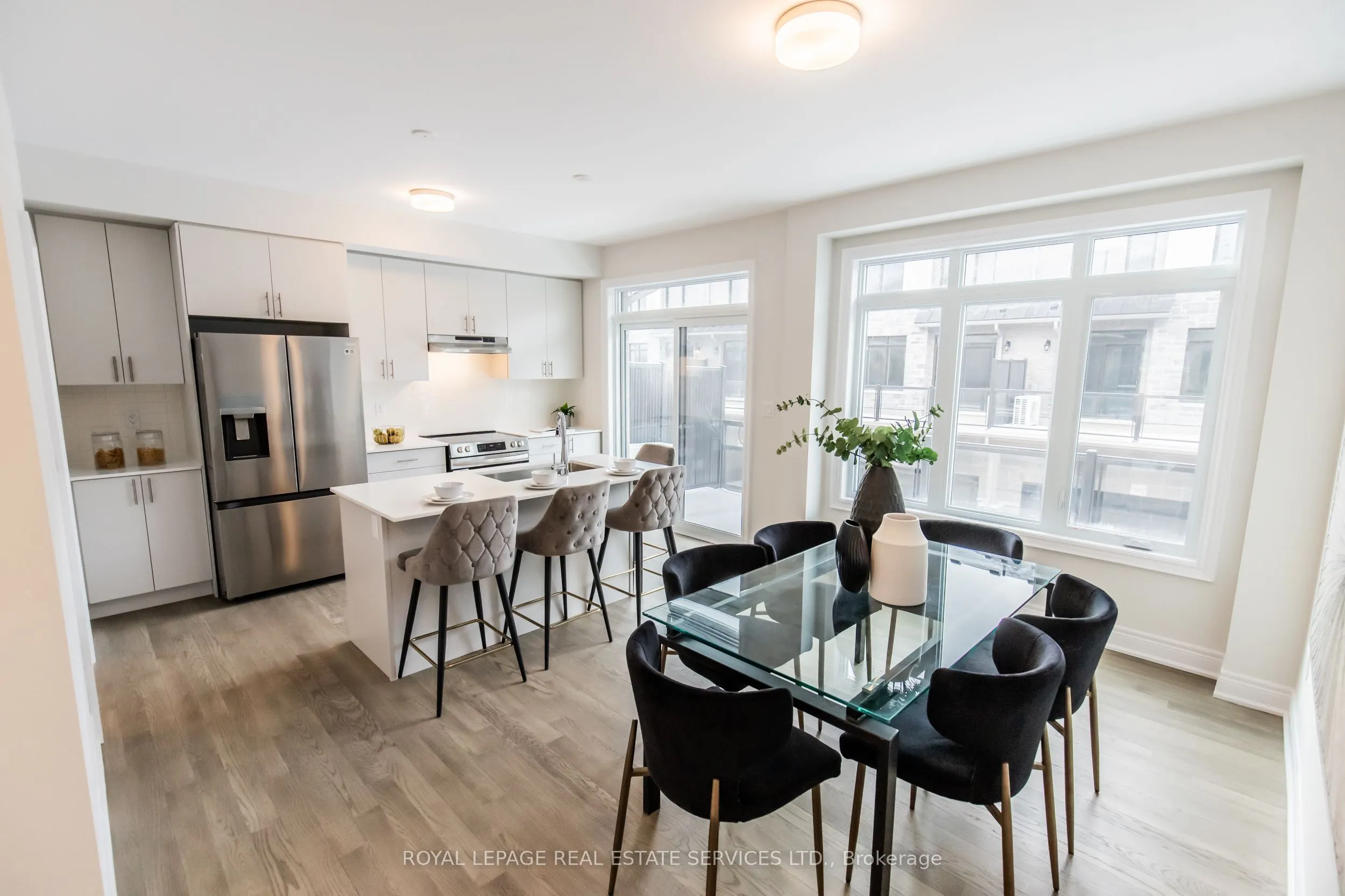 2733 Westoak Trails Boulevard