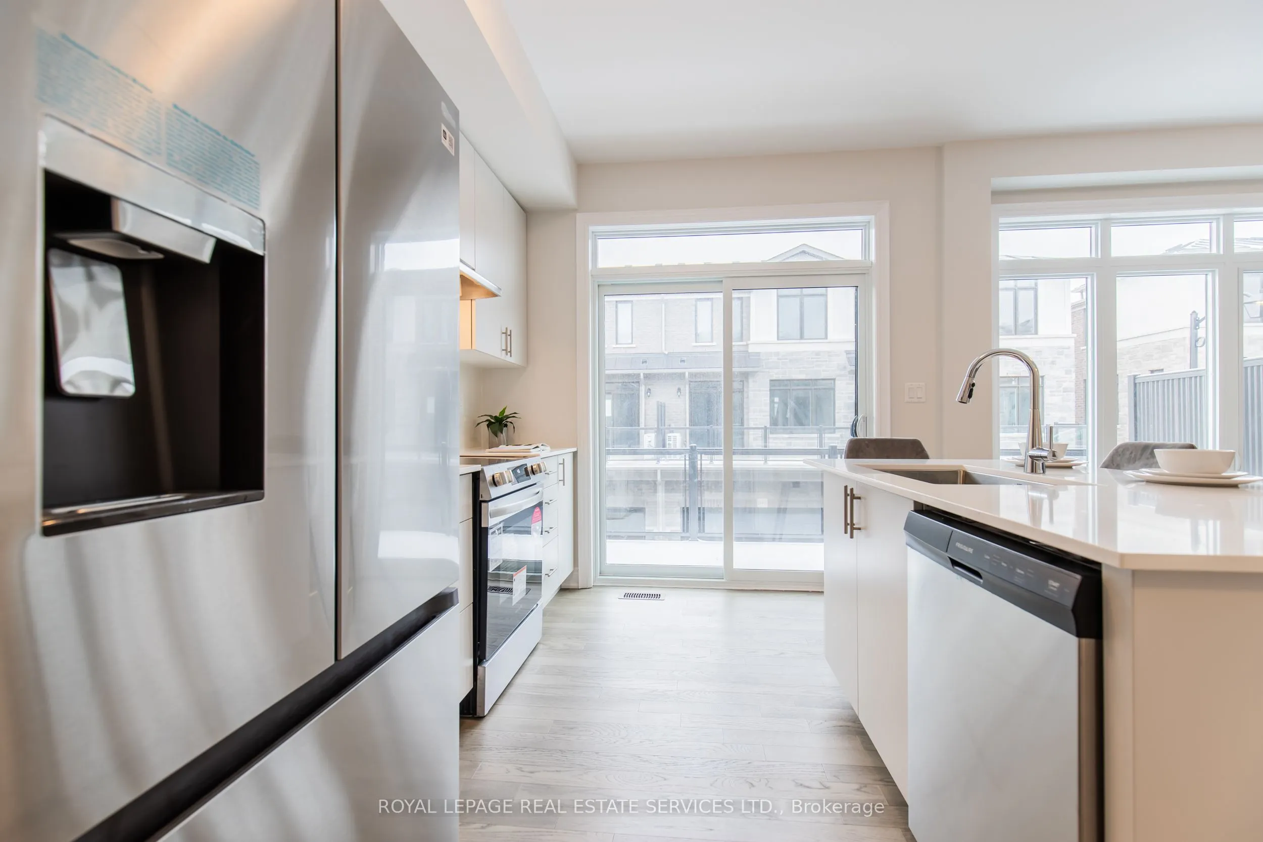 2733 Westoak Trails Boulevard