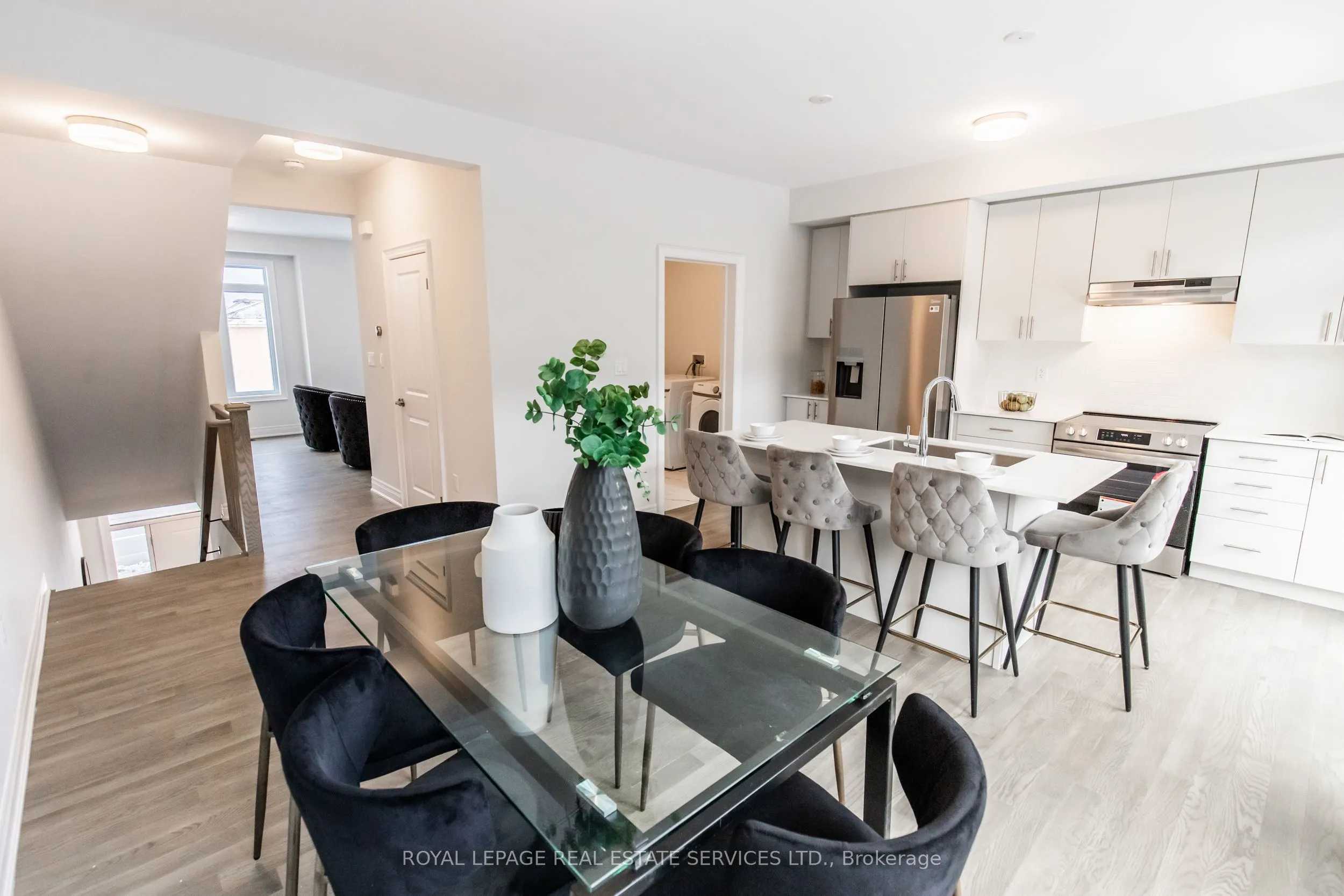 2733 Westoak Trails Boulevard