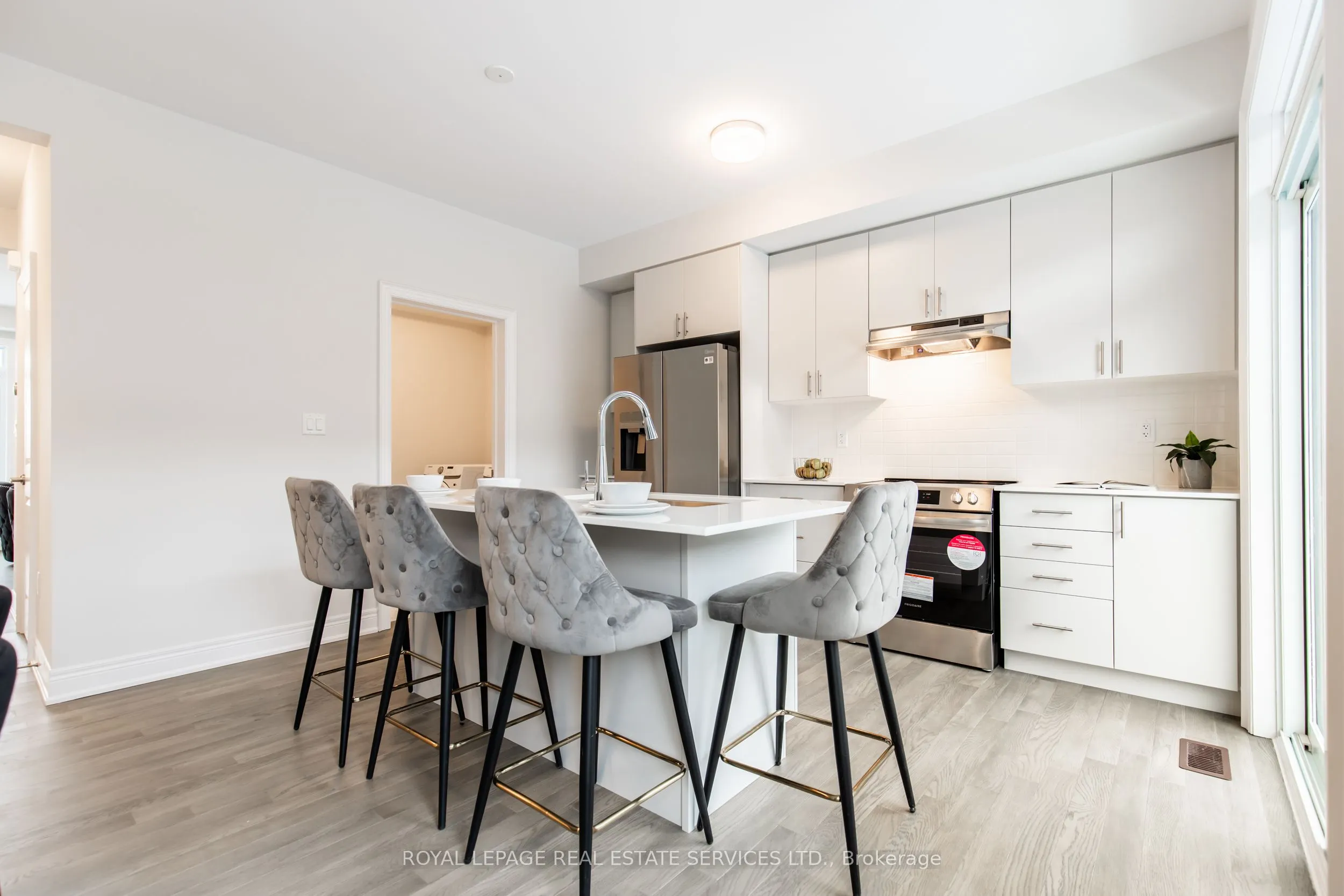 2733 Westoak Trails Boulevard