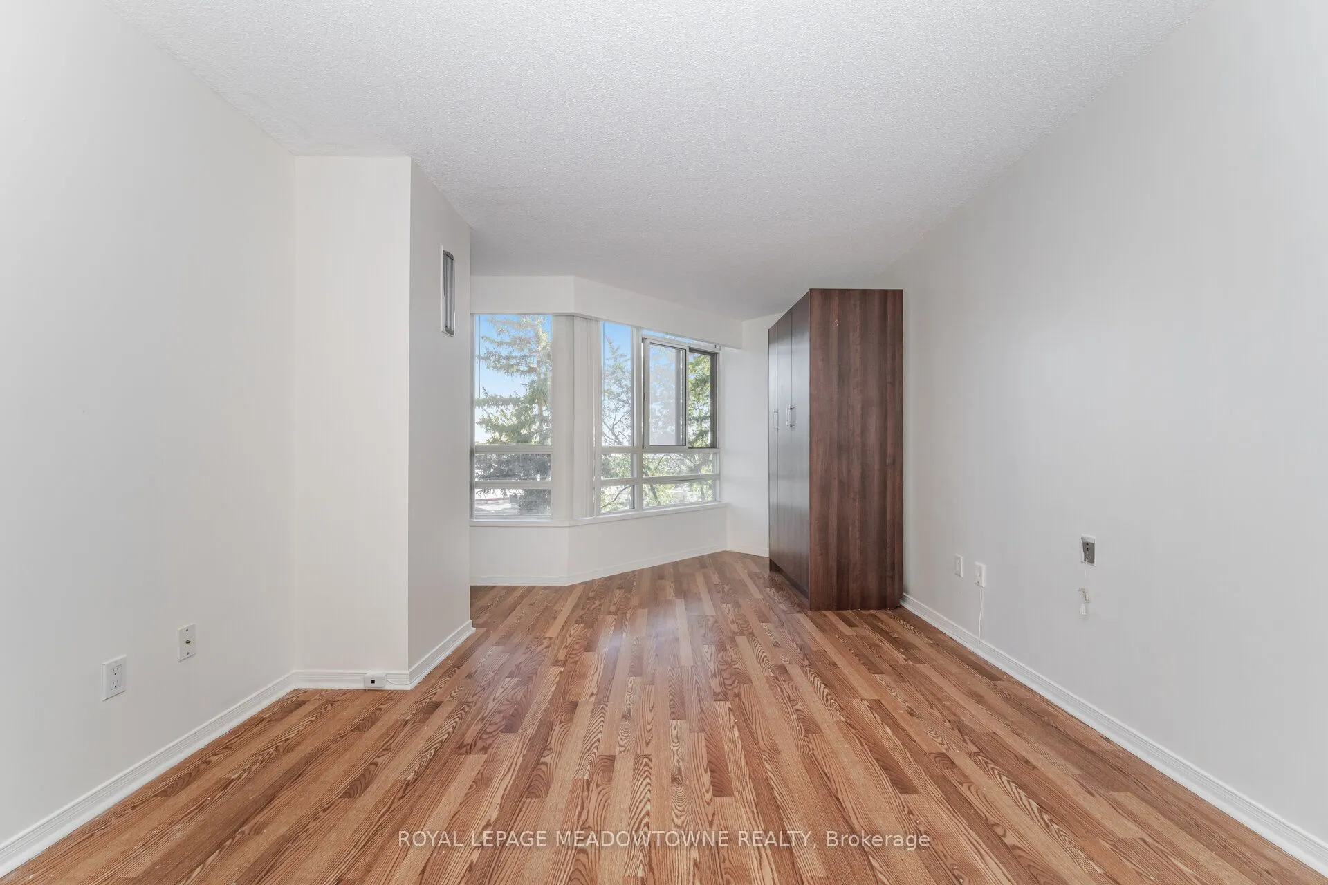 75 King Street E, #406