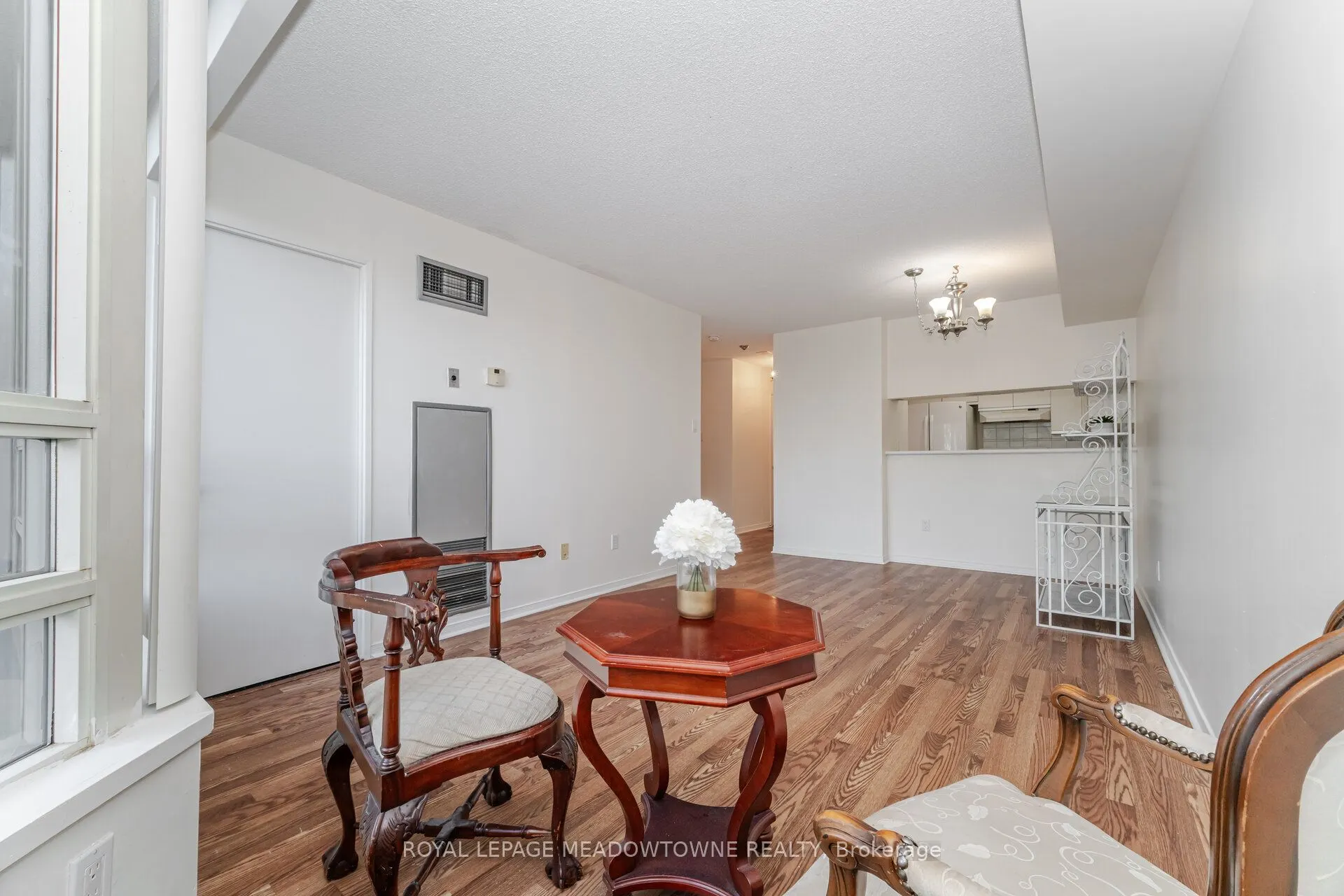 75 King Street E, #406