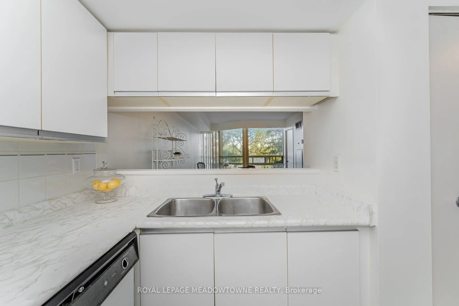 75 King Street E, #406