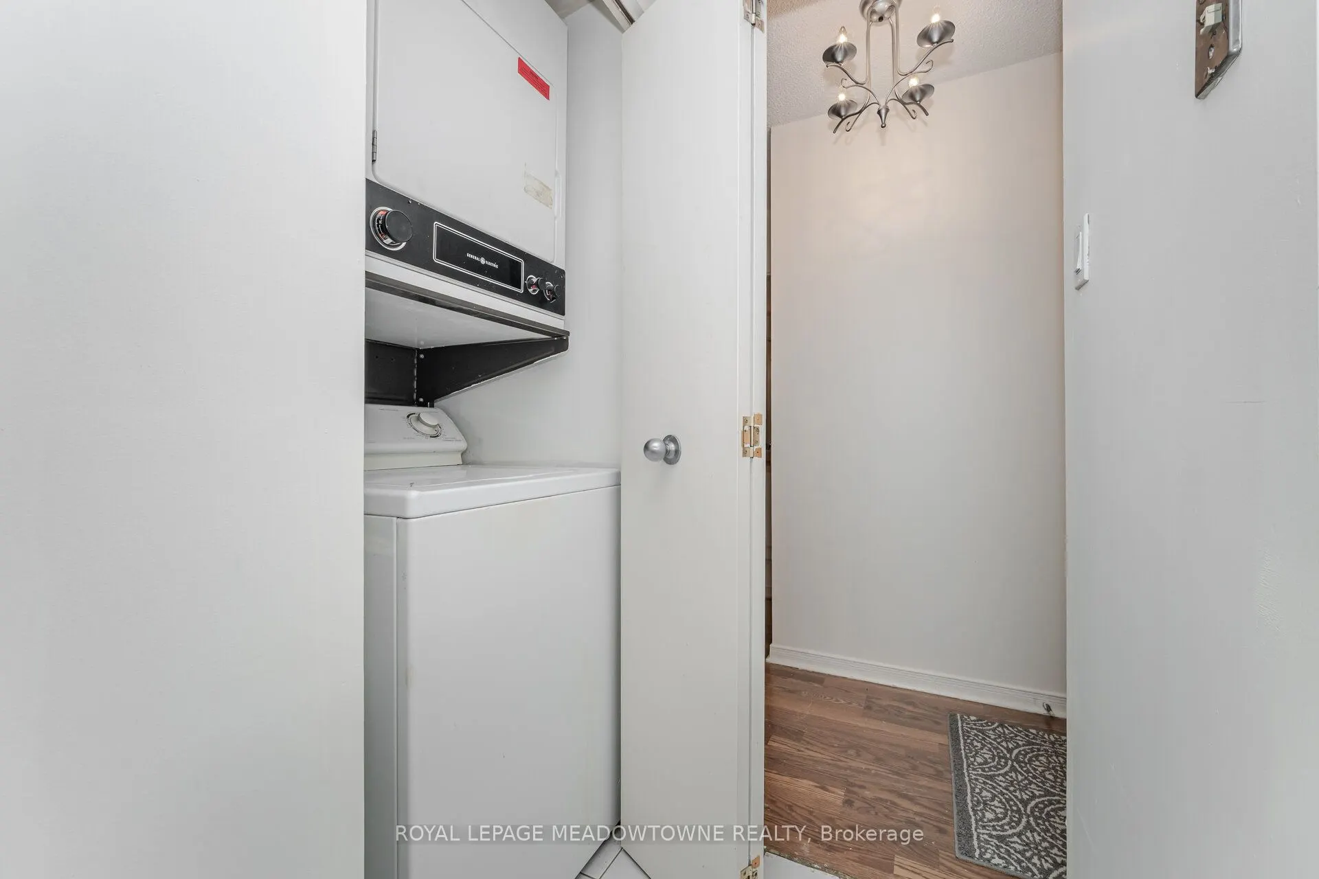 75 King Street E, #406