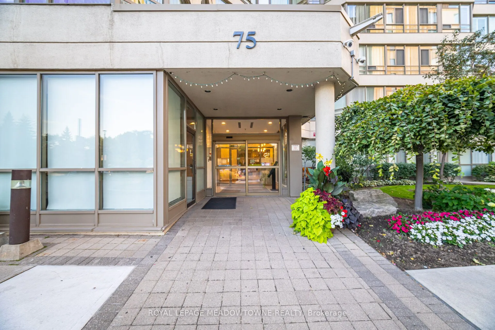 75 King Street E, #406