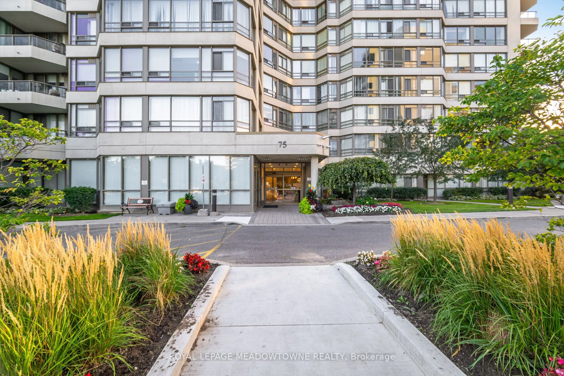 75 King Street E, #406