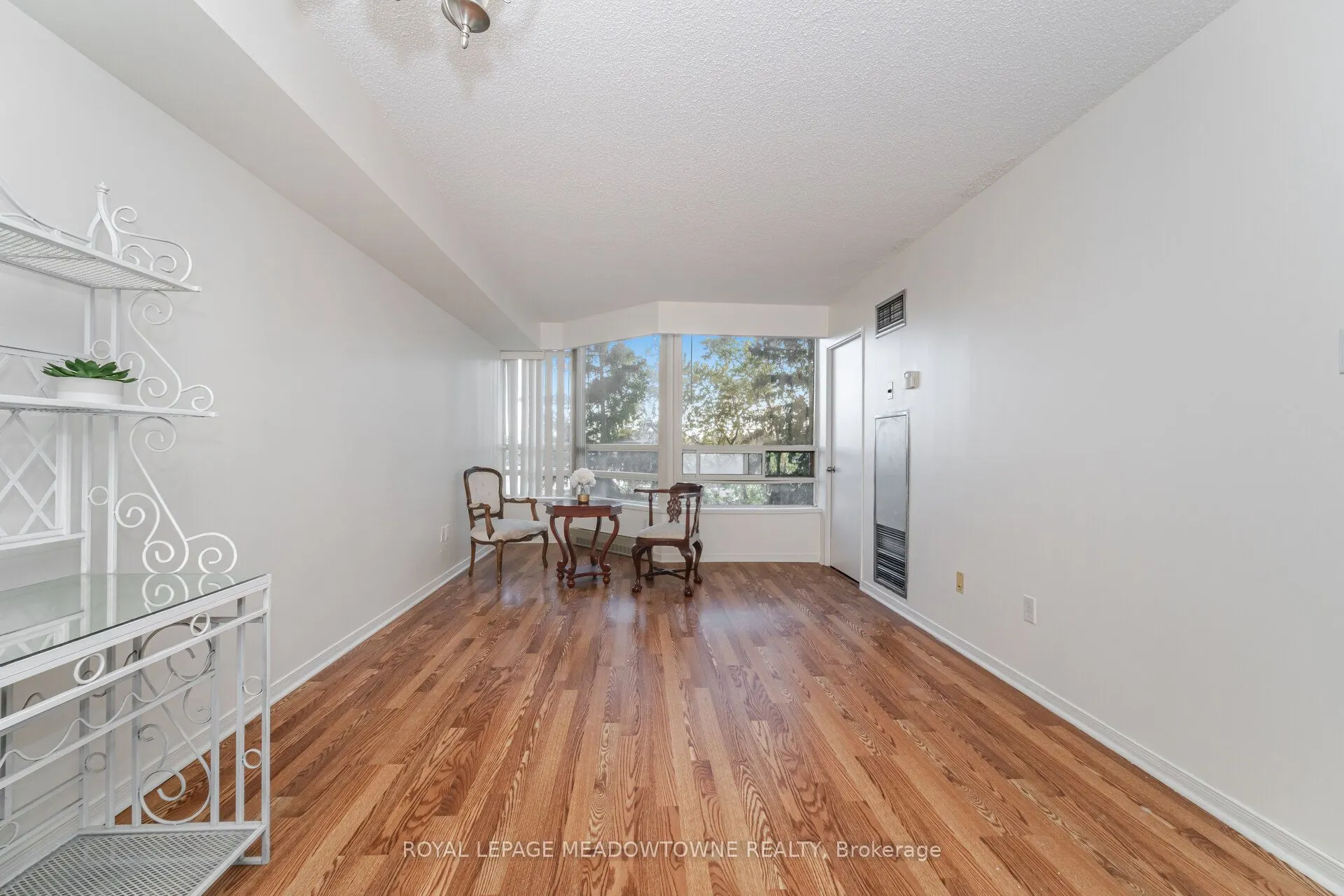 75 King Street E, #406