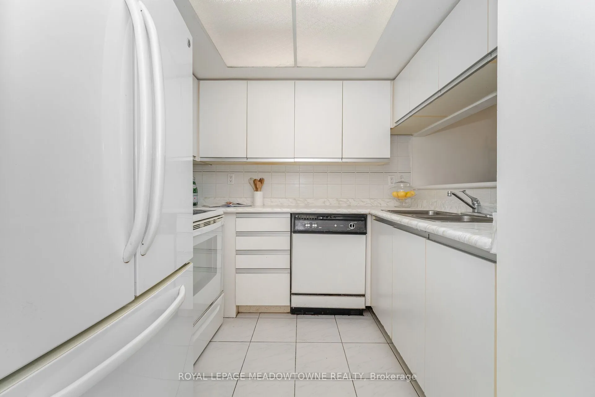 75 King Street E, #406