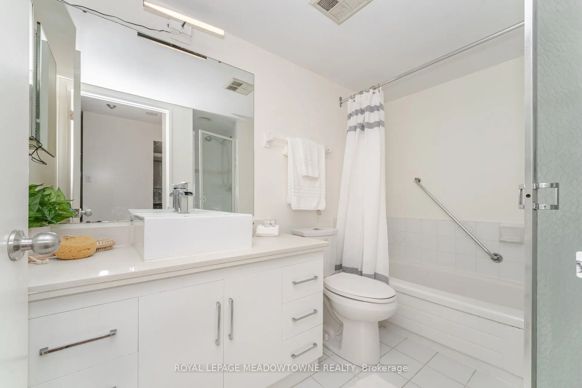 75 King Street E, #406