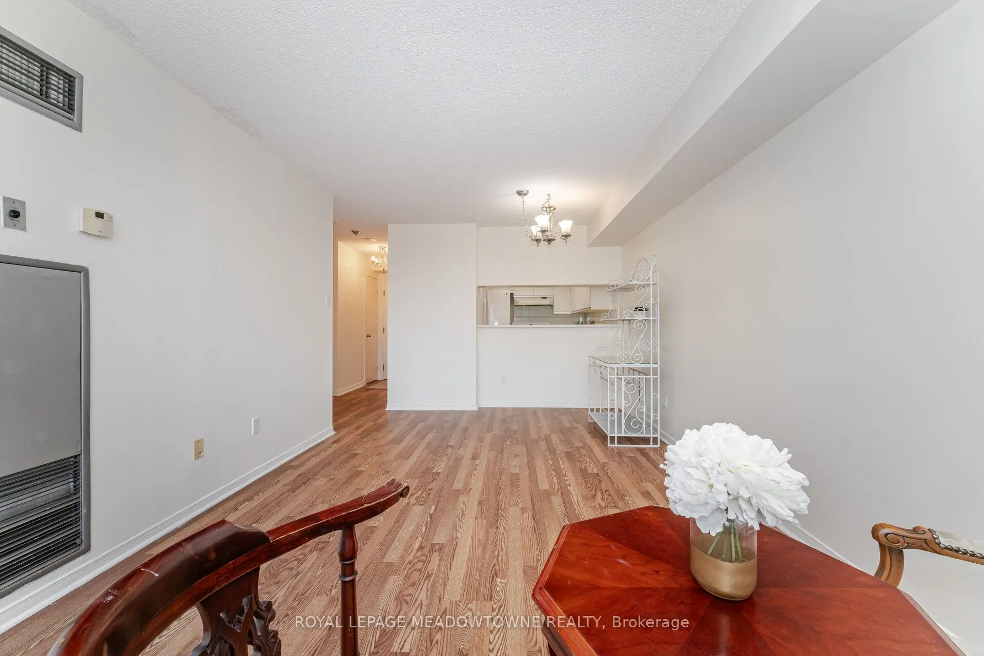 75 King Street E, #406