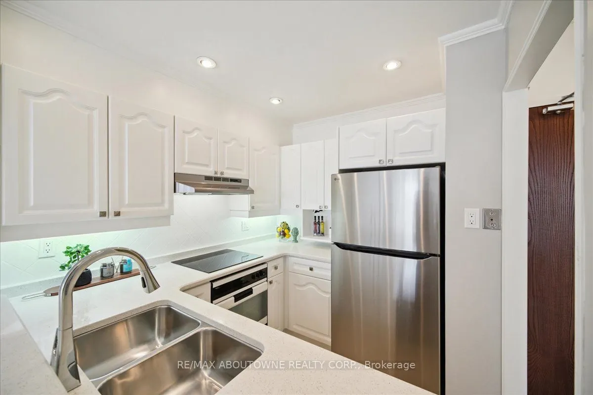 2511 Lakeshore Road W, #314