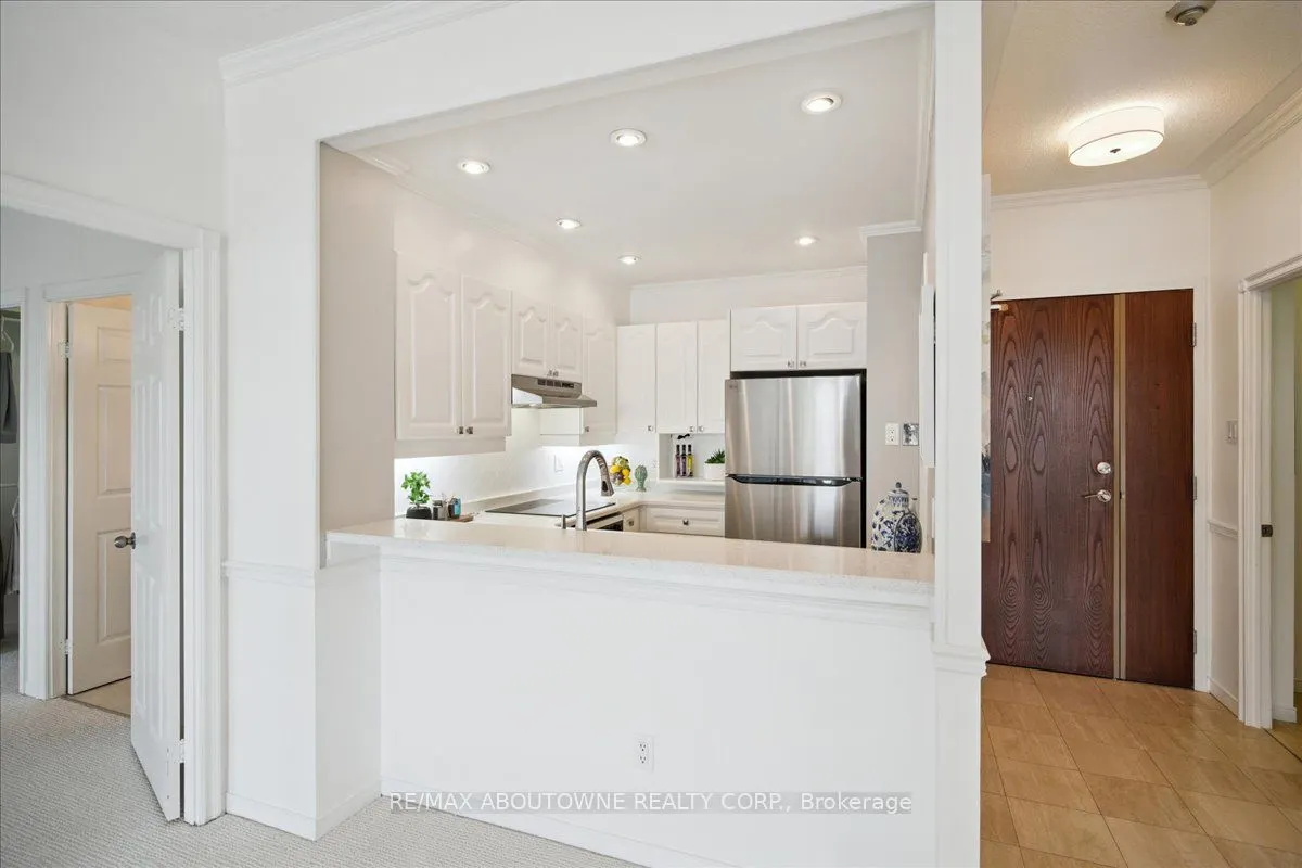 2511 Lakeshore Road W, #314