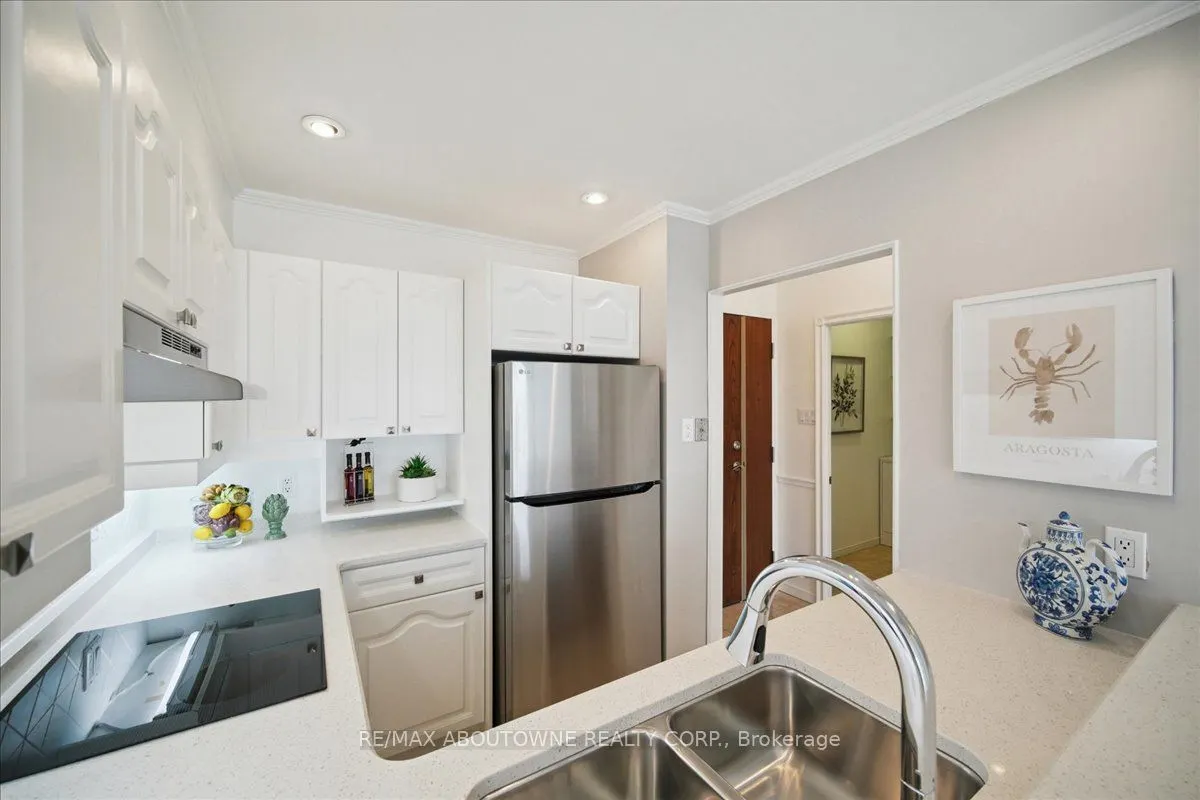 2511 Lakeshore Road W, #314