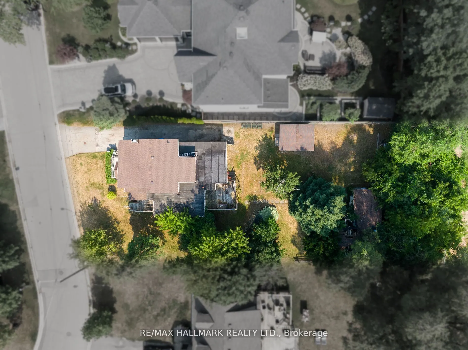 724-728 Montbeck Crescent