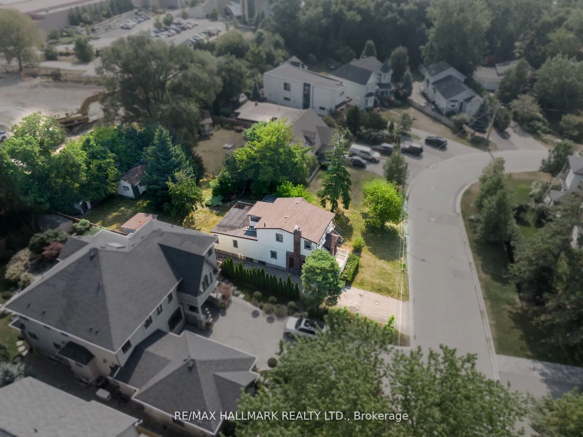 724-728 Montbeck Crescent