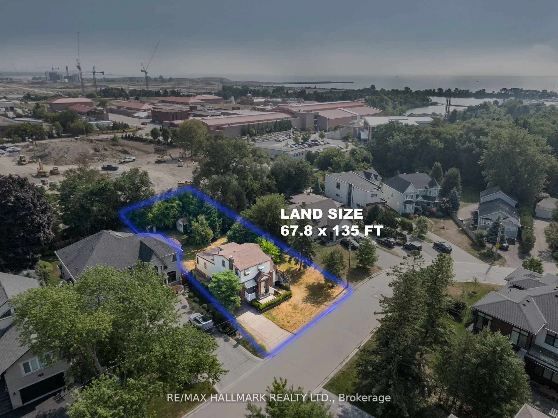 724-728 Montbeck Crescent