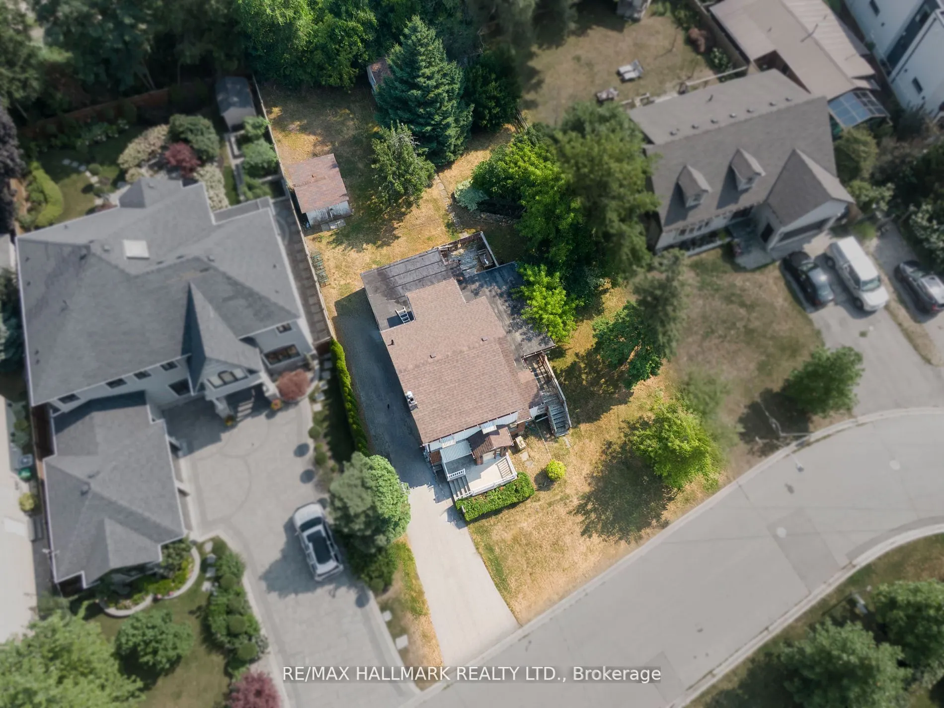 724-728 Montbeck Crescent