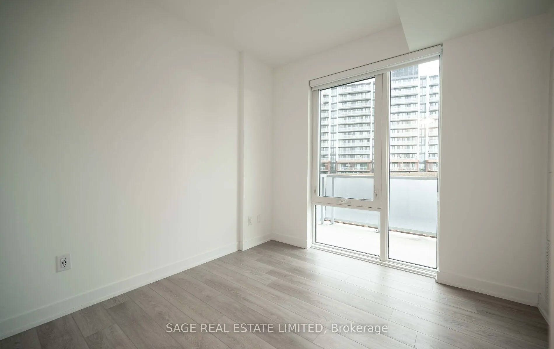 215 Lakeshore Road W, #330