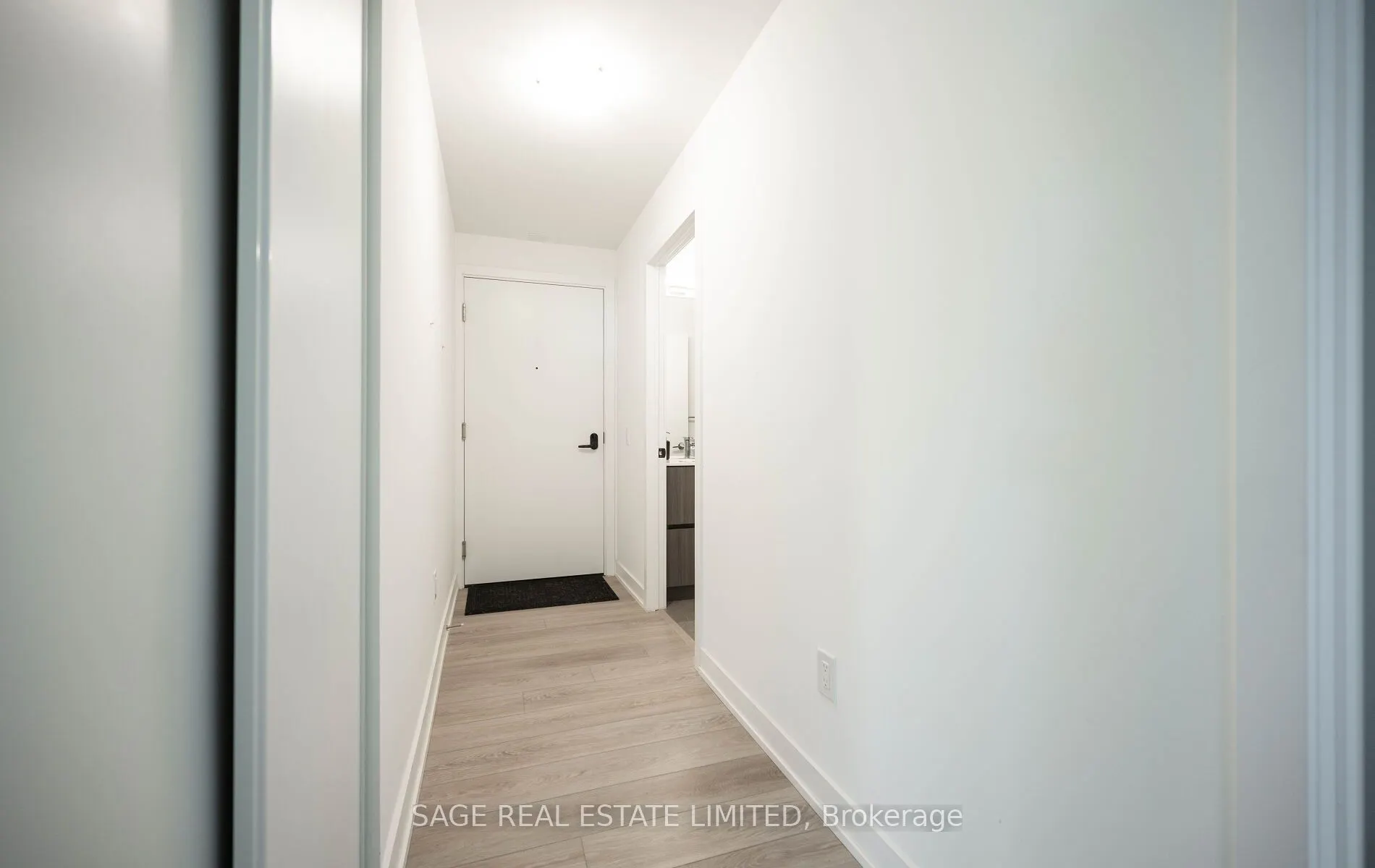 215 Lakeshore Road W, #330