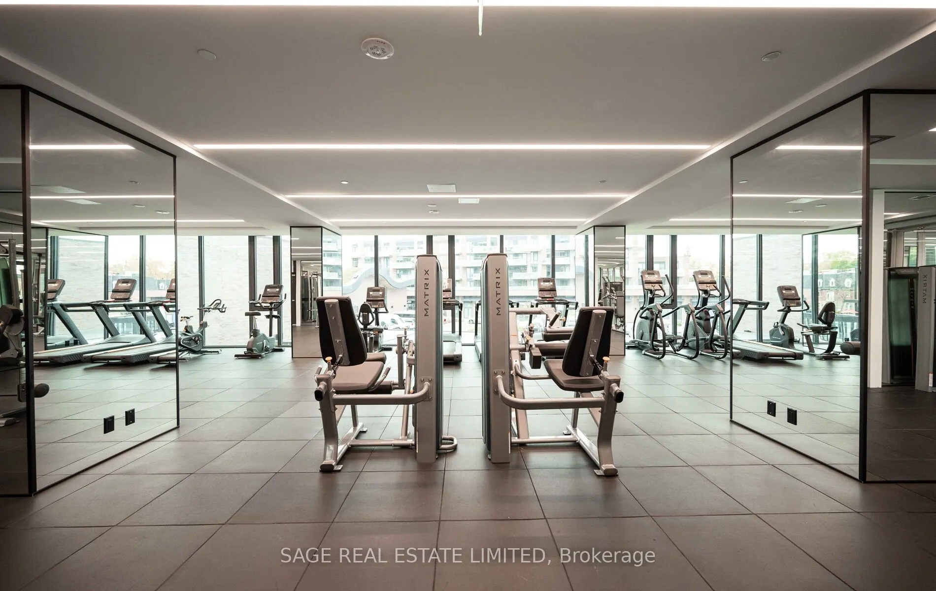 215 Lakeshore Road W, #330