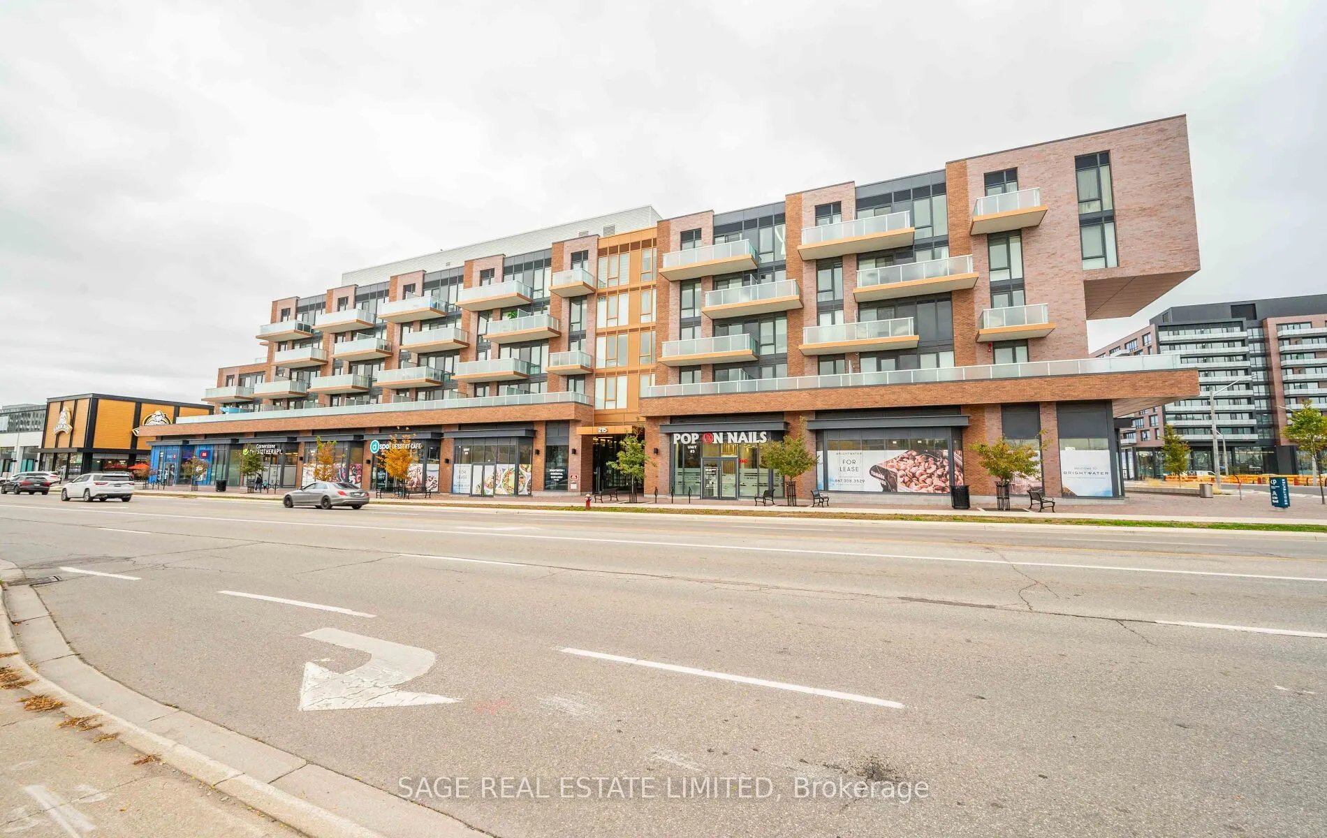 215 Lakeshore Road W, #330