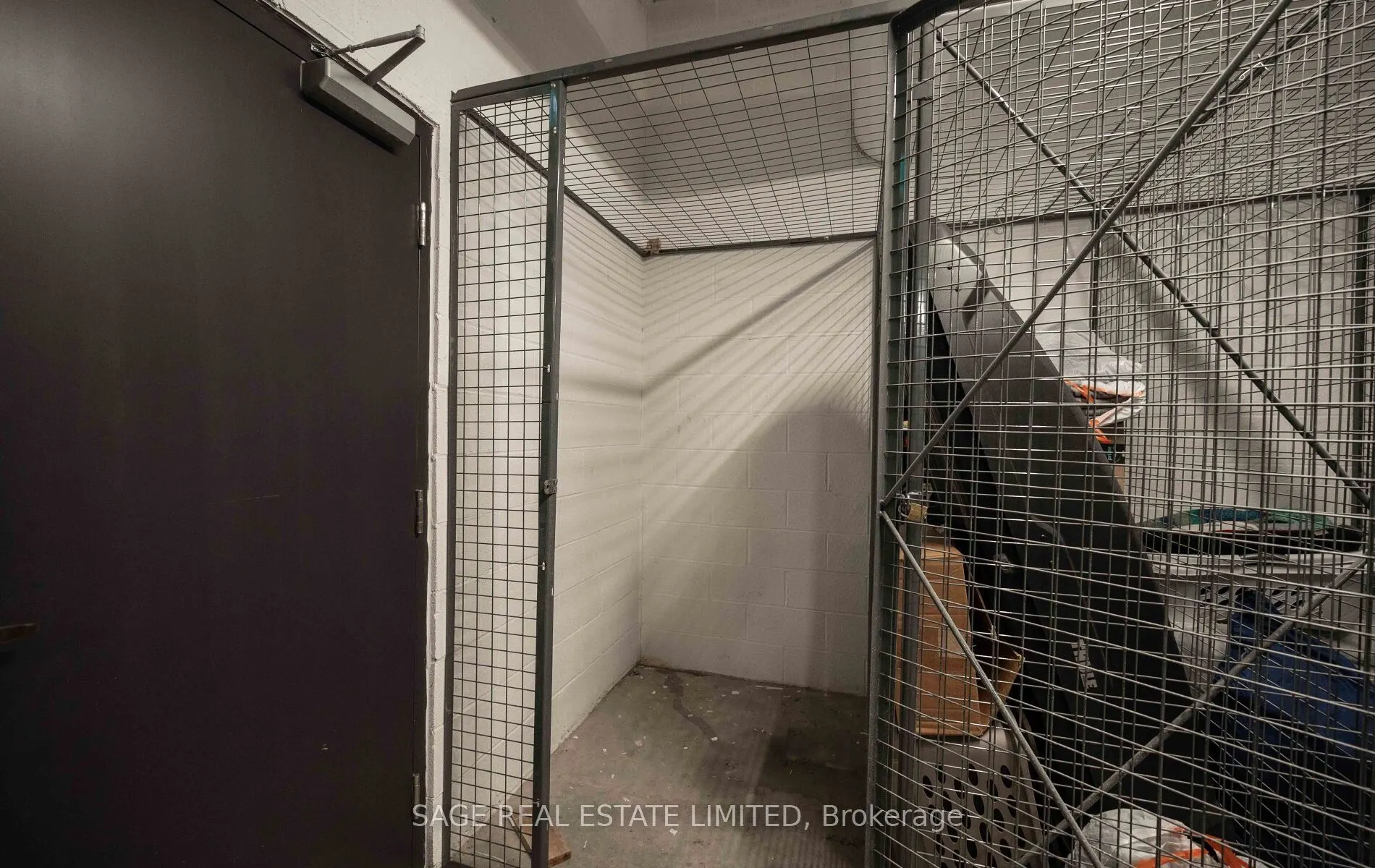 215 Lakeshore Road W, #330