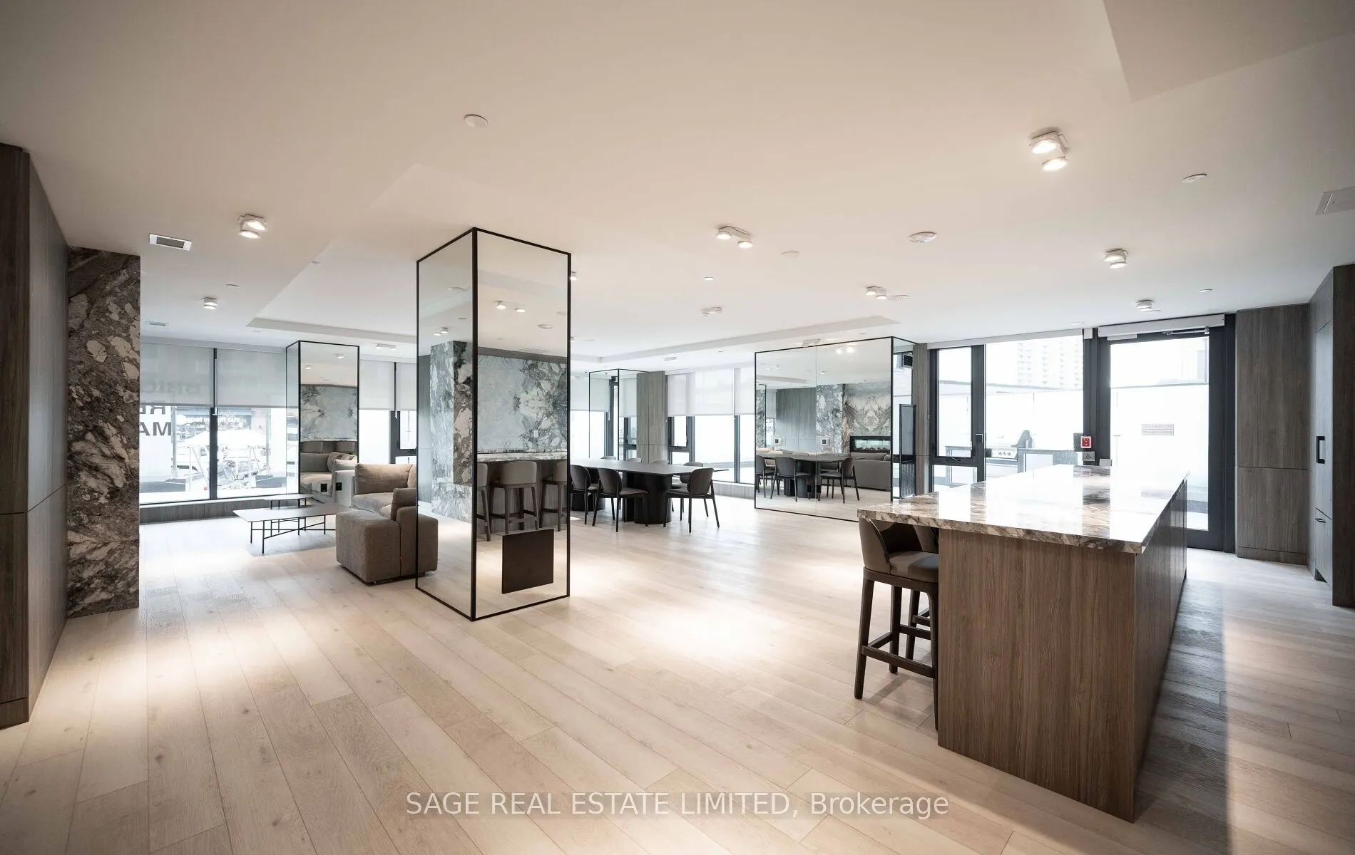 215 Lakeshore Road W, #330
