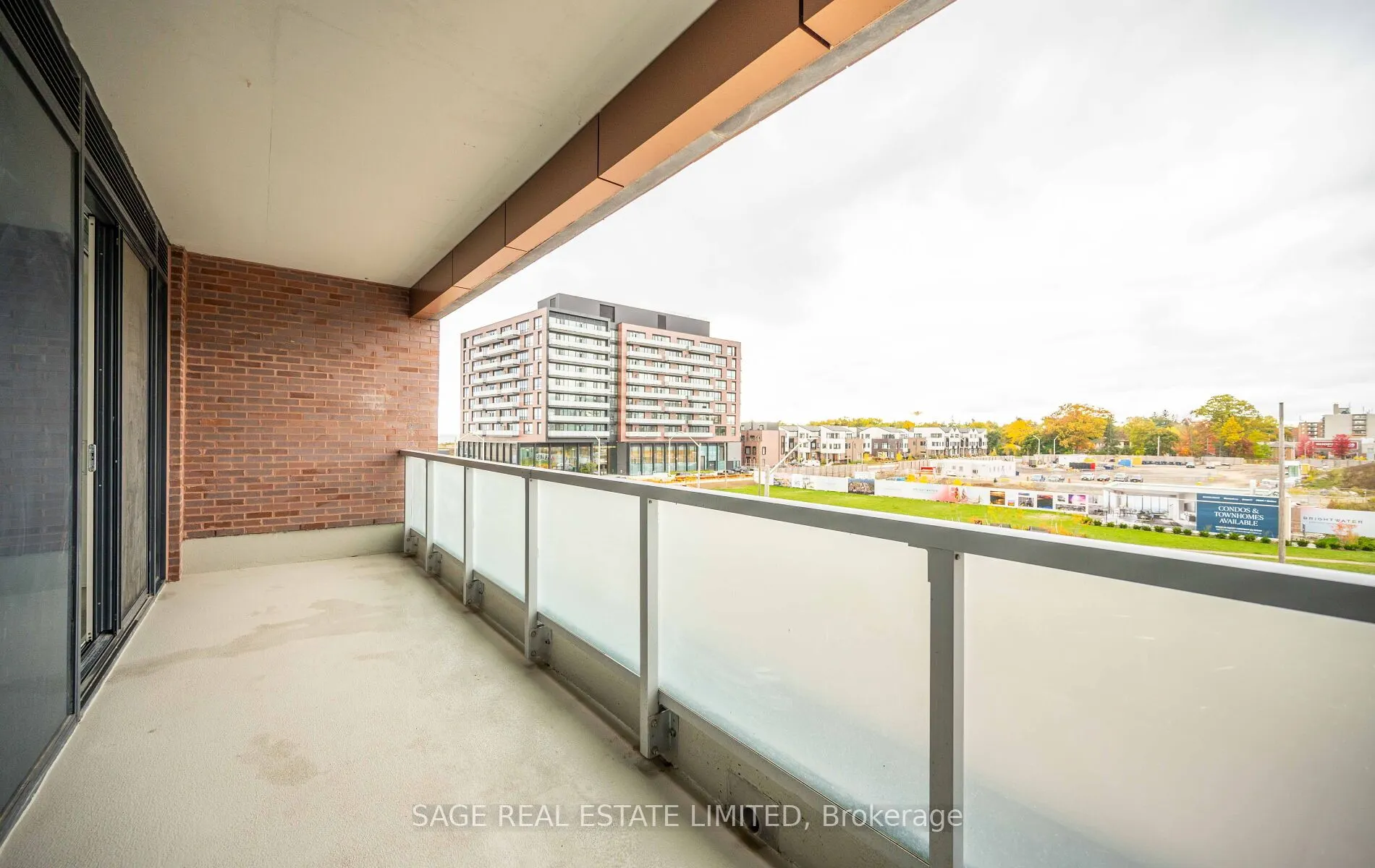 215 Lakeshore Road W, #330