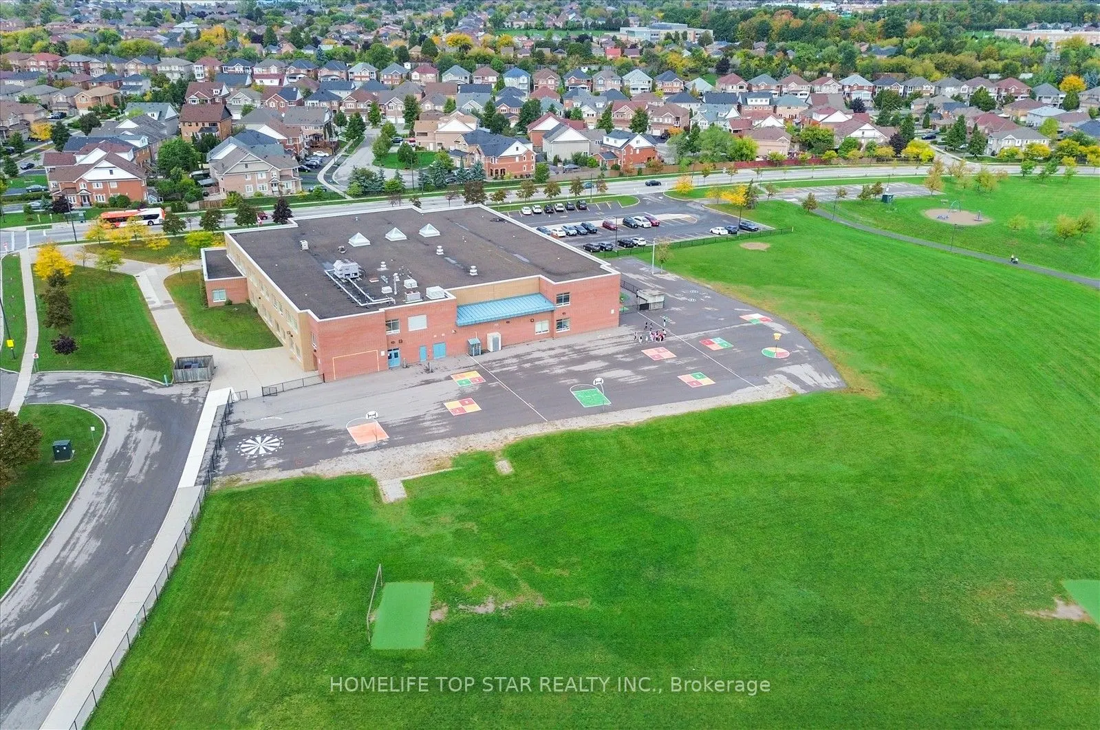 710 Neighbourhood Circle, #6