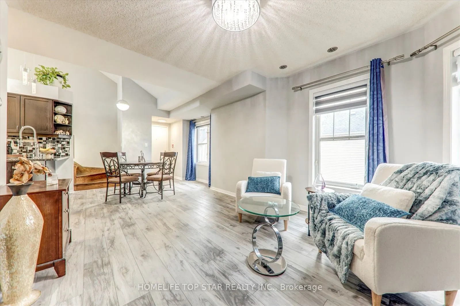 710 Neighbourhood Circle, #6