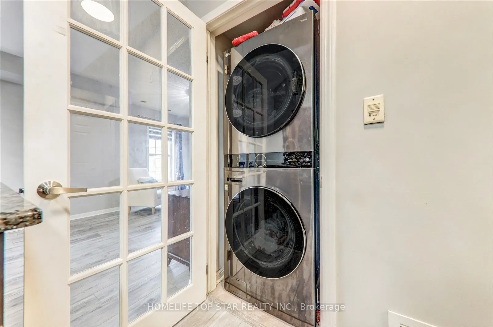 710 Neighbourhood Circle, #6