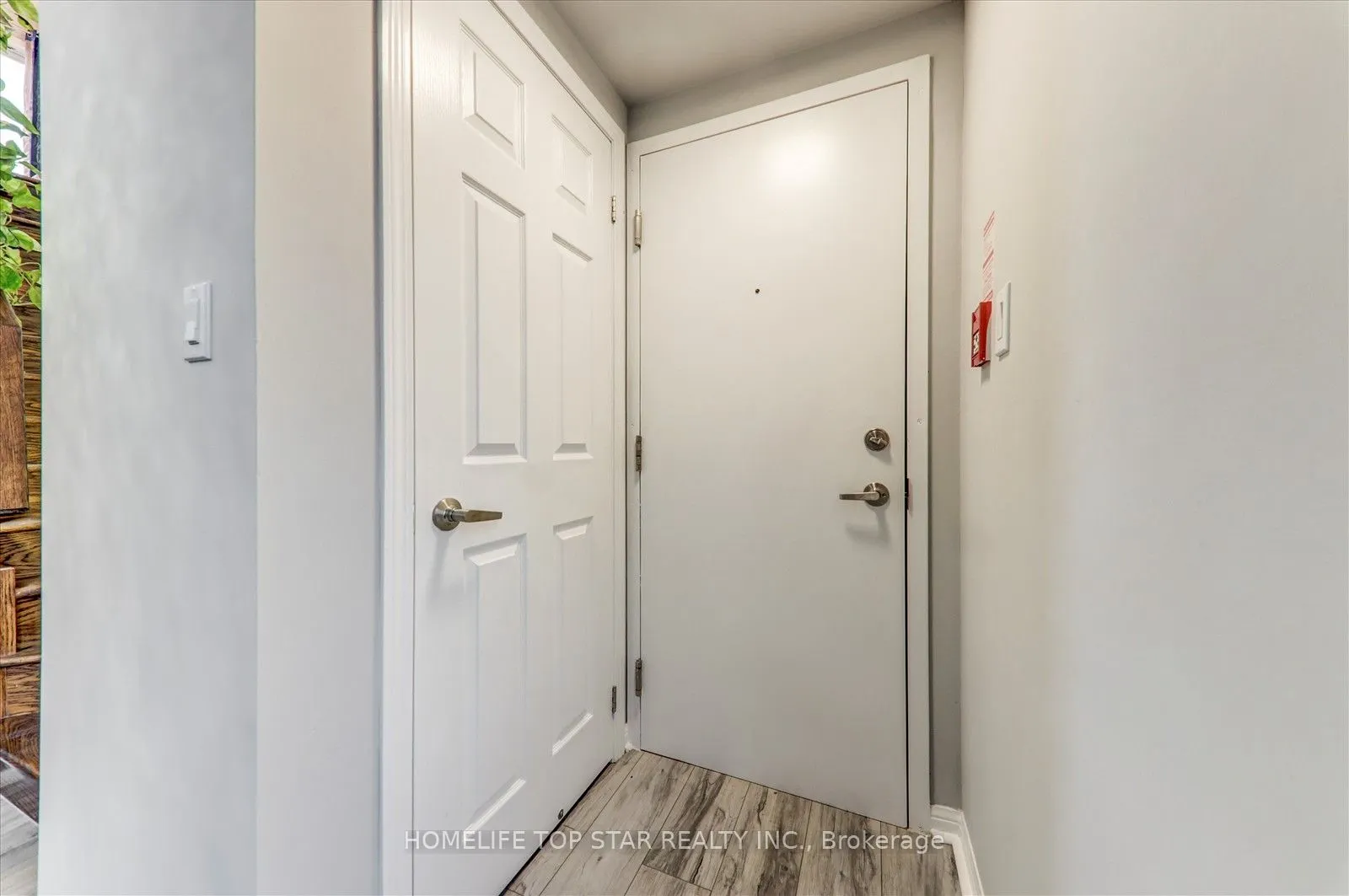 710 Neighbourhood Circle, #6