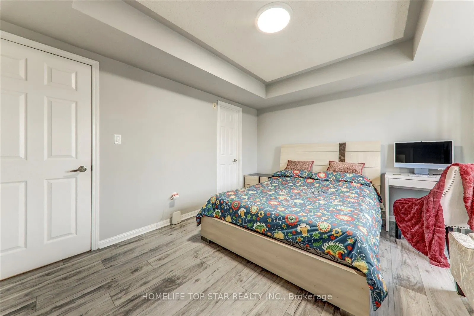 710 Neighbourhood Circle, #6