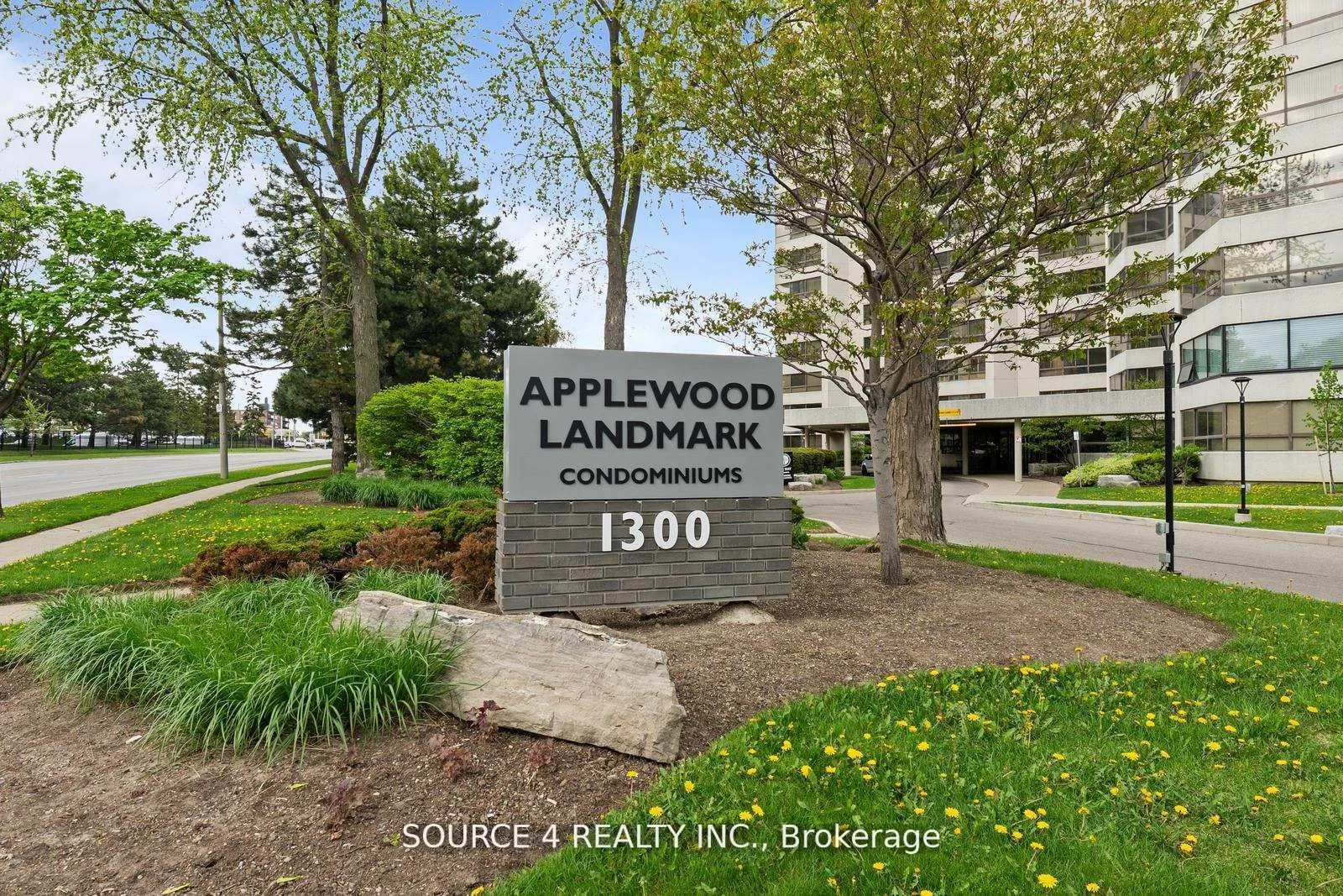 1300 Bloor Street, #PH7