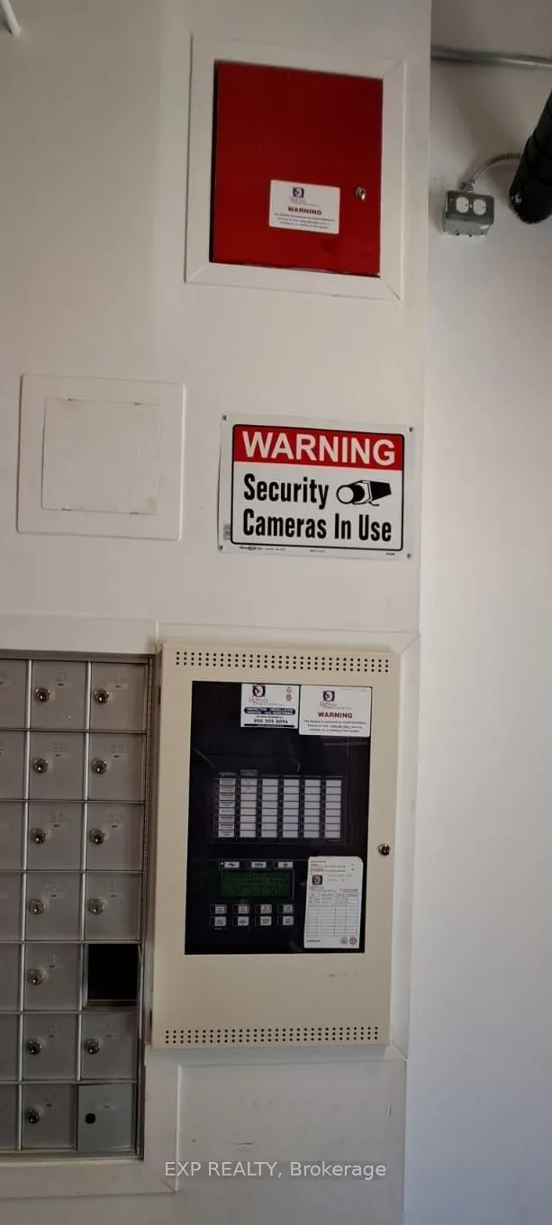 2480 Dundas Street W