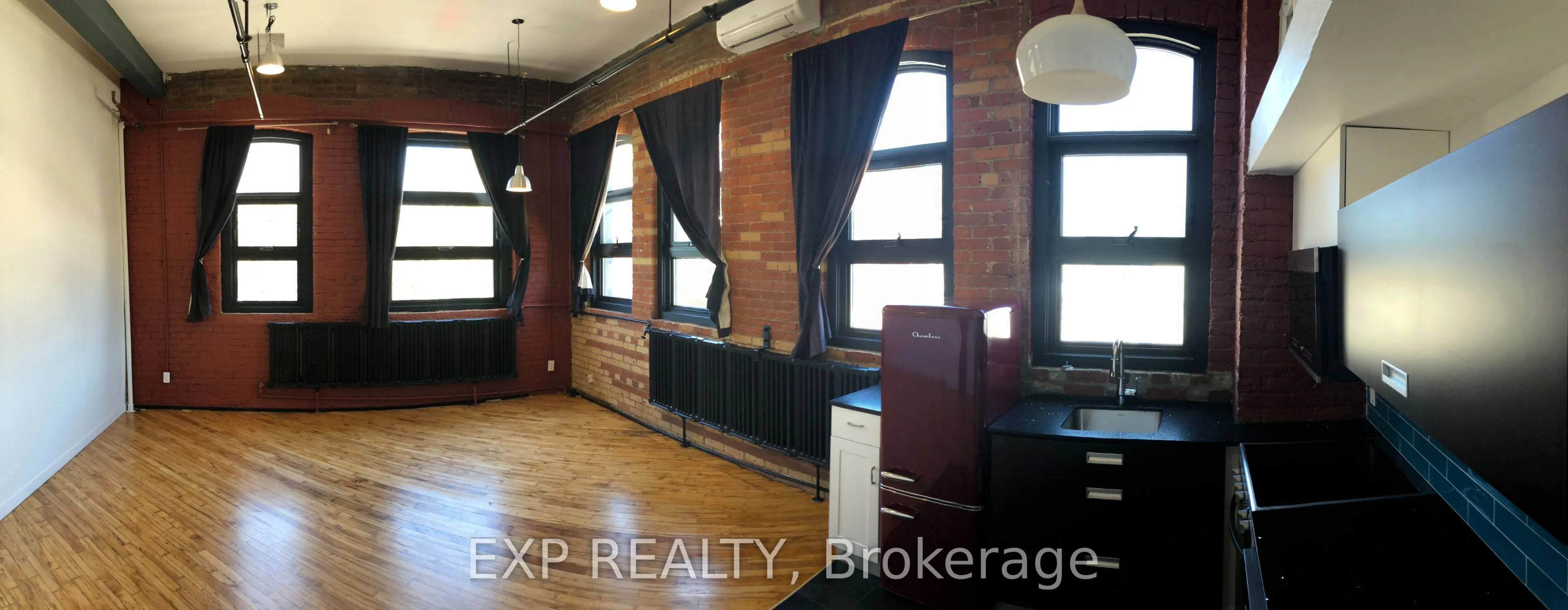 2480 Dundas Street W