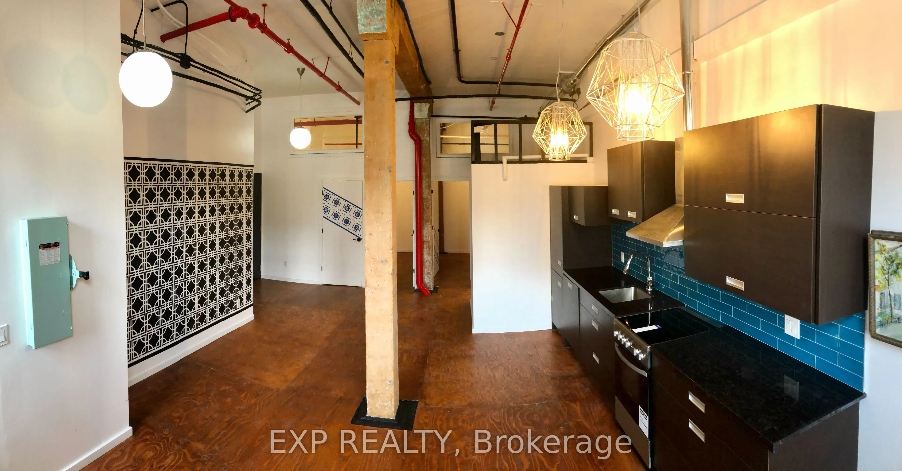 2480 Dundas Street W