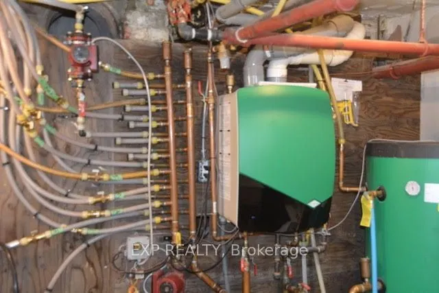 2480 Dundas Street W