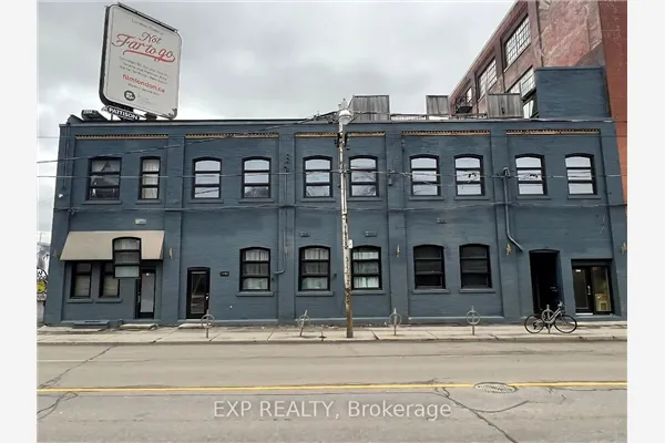 2480 Dundas Street W