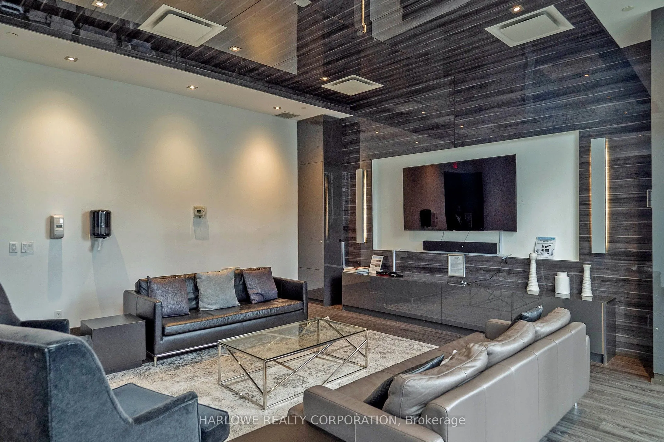 33 Shore Breeze Drive, #2006