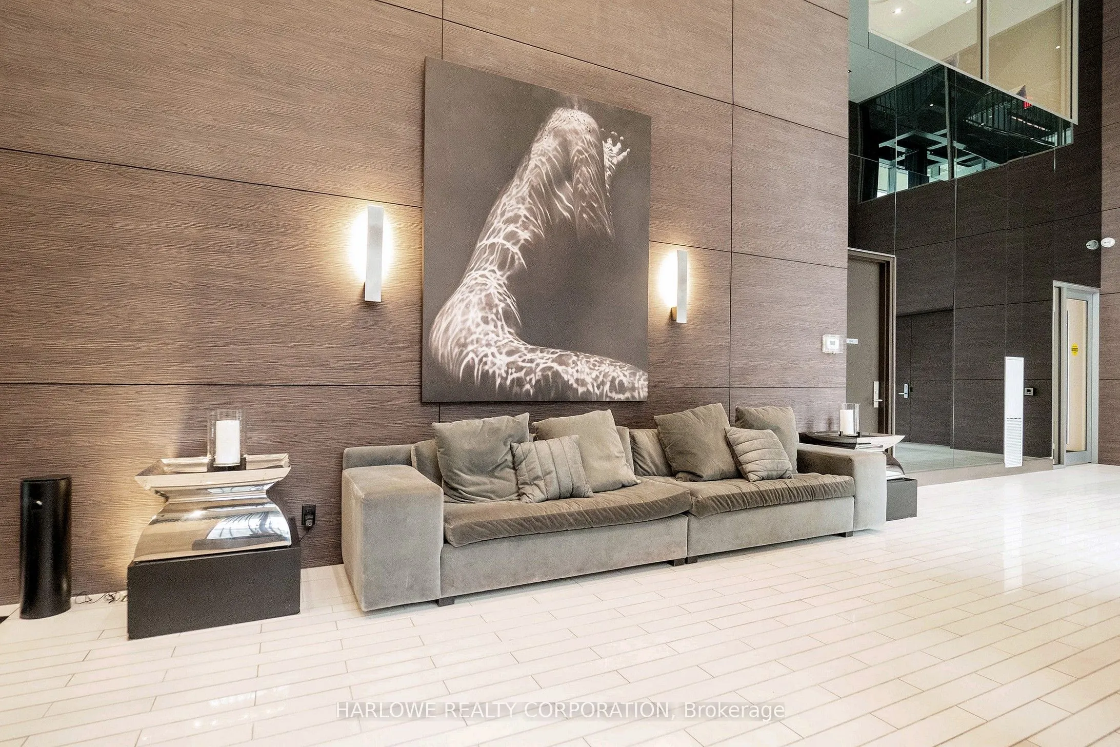 33 Shore Breeze Drive, #2006