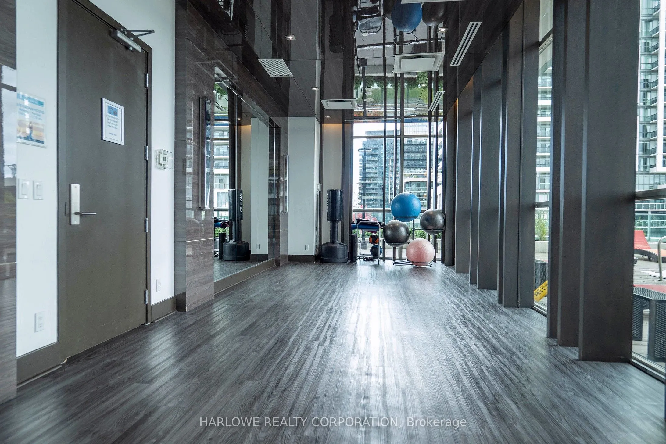 33 Shore Breeze Drive, #2006