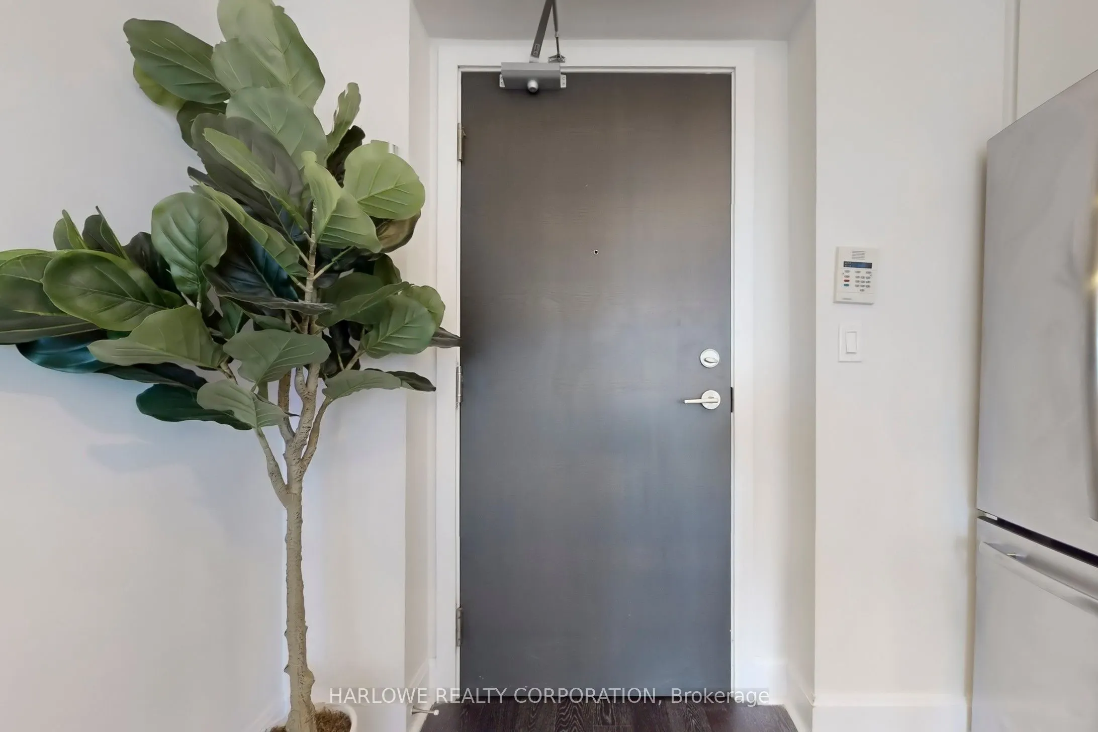 33 Shore Breeze Drive, #2006