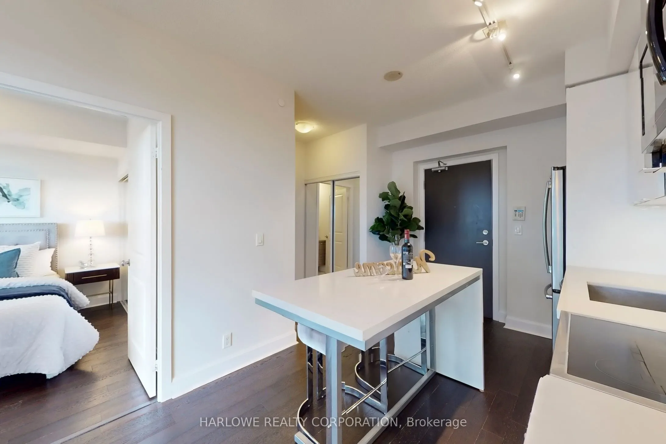 33 Shore Breeze Drive, #2006