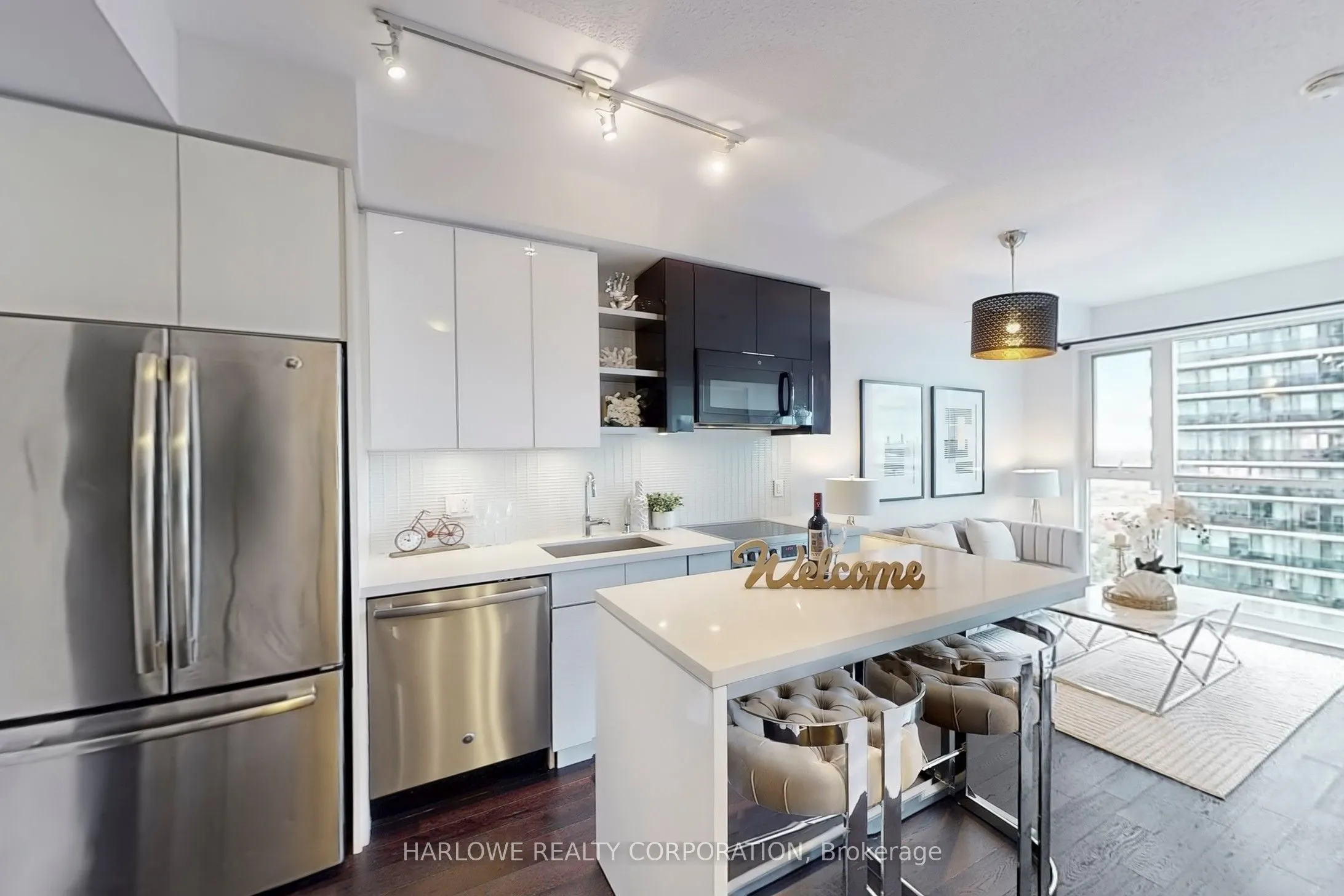 33 Shore Breeze Drive, #2006