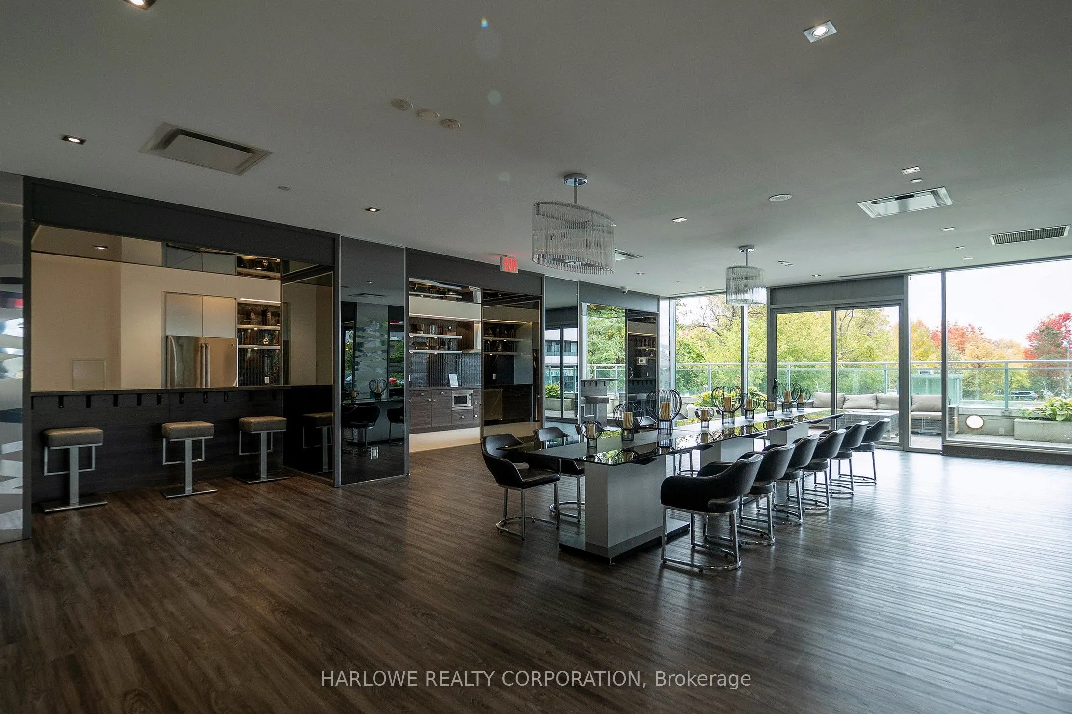 33 Shore Breeze Drive, #2006