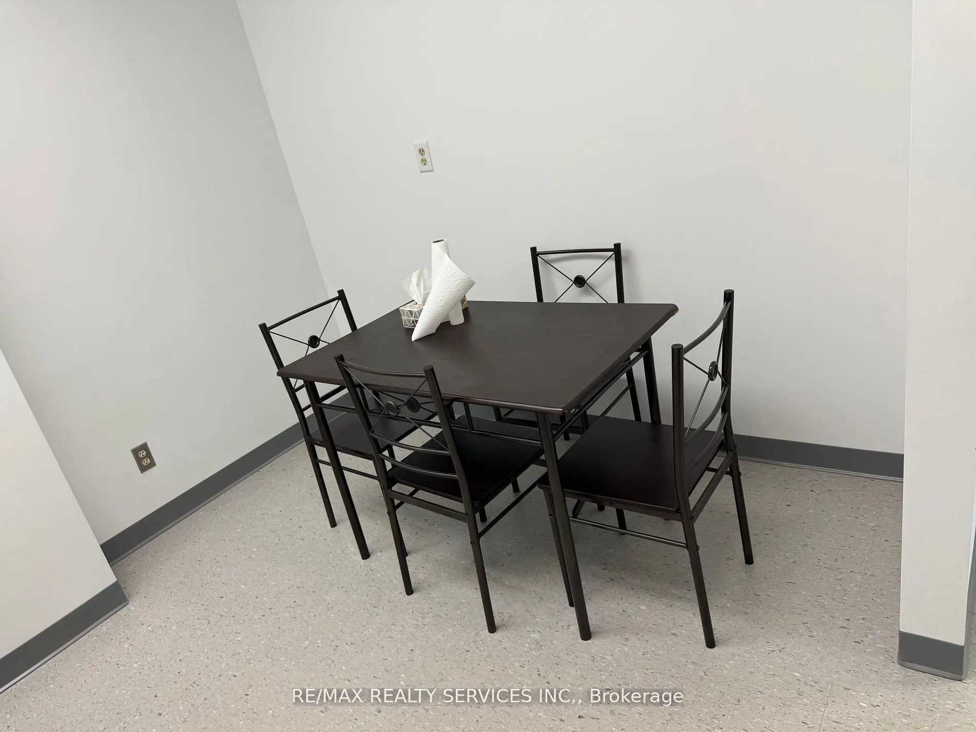 6705 Tomken rd Road, #219