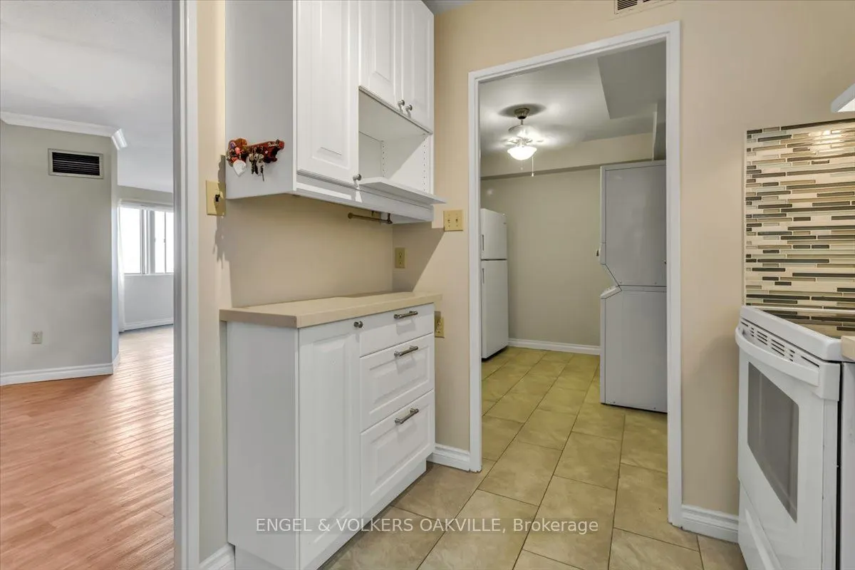 1580 Mississauga Valley Boulevard, #808