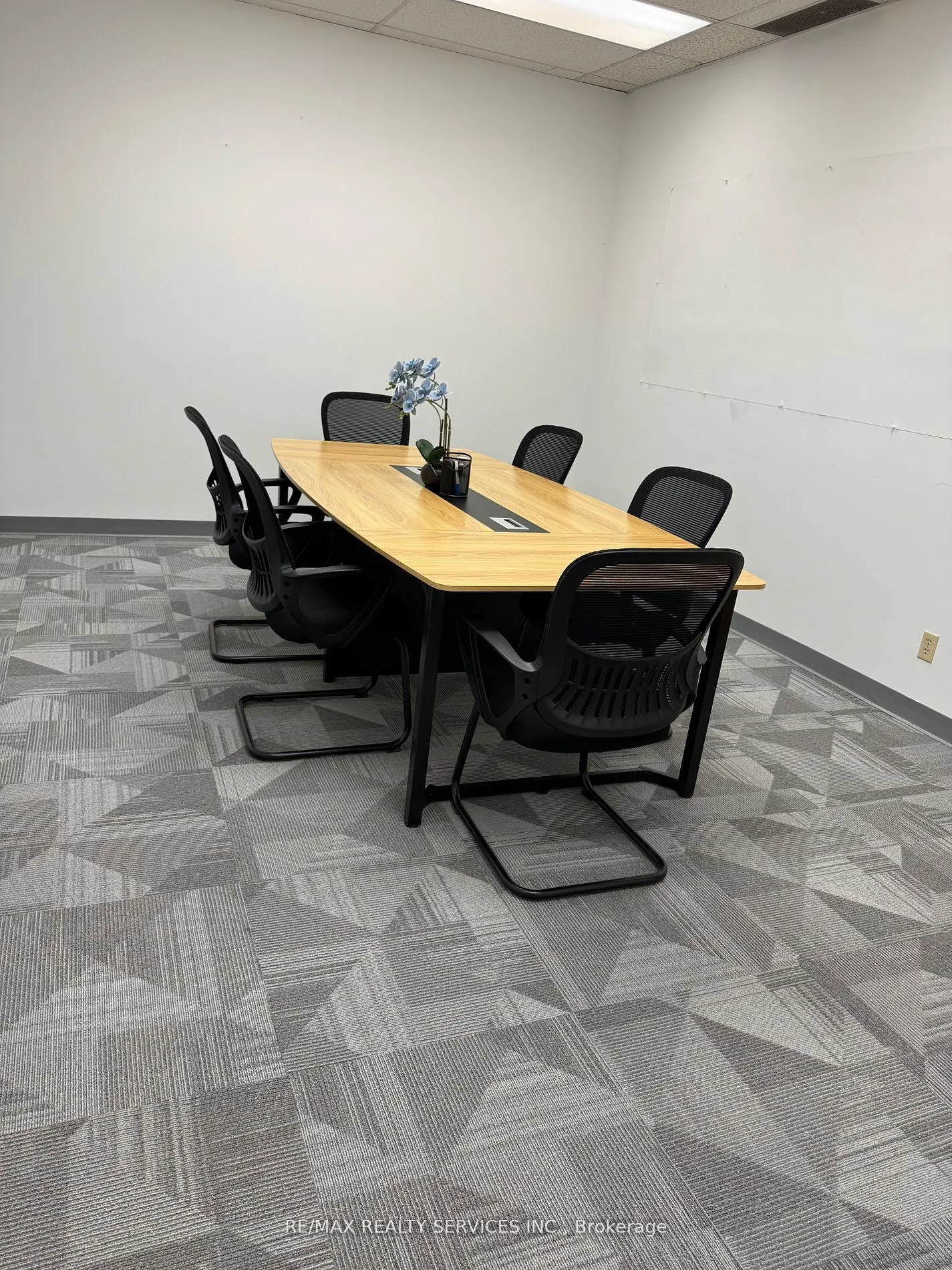 6705 Tomken rd Road, #217